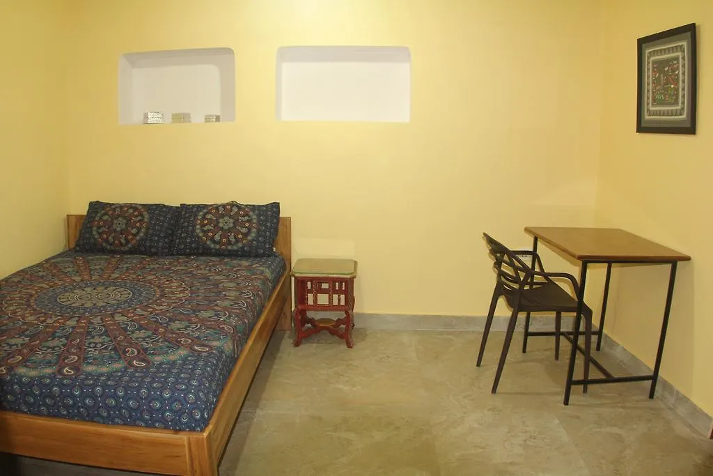 Lotus Paying Guesthouse Varanasi